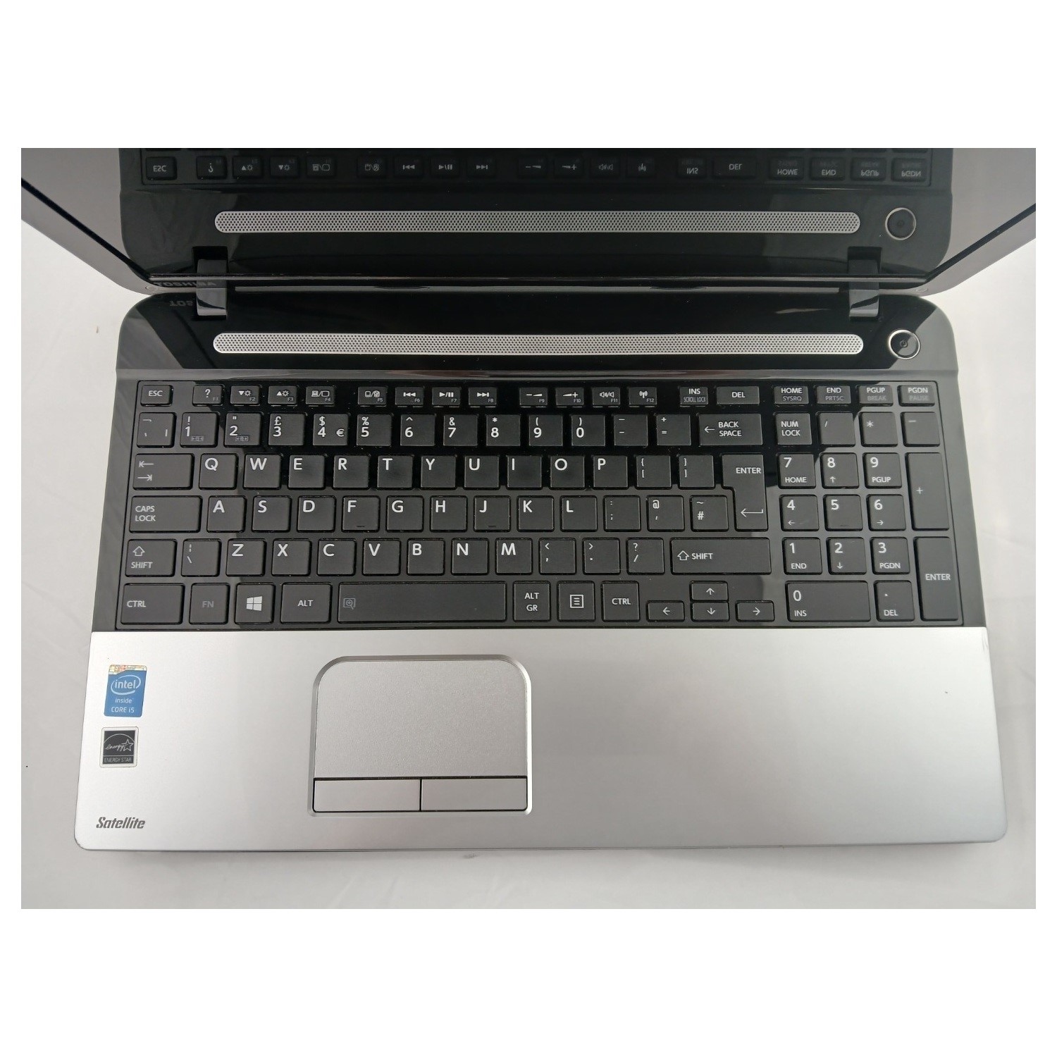 Toshiba Satellite C55 laptop keyboard and trackpad